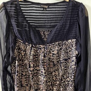 Lucky Brand navy and cream top